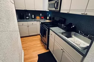 820 Euclid Ave, Miami Beach, FL 33139 - Photo 11