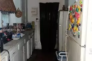 1129 NW 105th St, Miami, FL 33150 - Photo 3