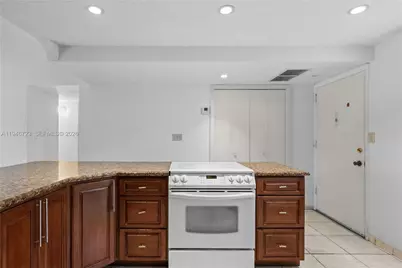 3030 Marcos Dr #T203, Aventura, FL 33160 - Photo 3