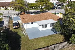 2036 NW 28th St, Oakland Park, FL 33311 - Photo 31