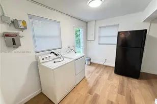 2036 NW 28th St, Oakland Park, FL 33311 - Photo 27