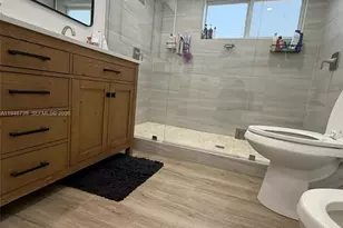 1040 NW 127th Pl, Miami, FL 33182 - Photo 15