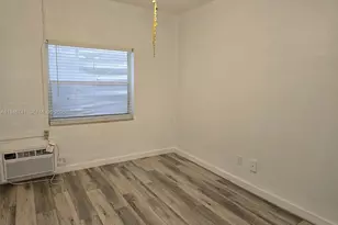 215 30th St, Miami Beach, FL 33140 - Photo 13