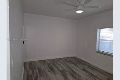 215 30 St #5, Miami Beach, FL 33140 - Photo 9