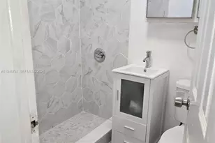 215 30th St, Miami Beach, FL 33140 - Photo 5