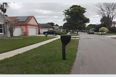 9551 Ashley Dr, Miramar, FL 33025 - Photo 5