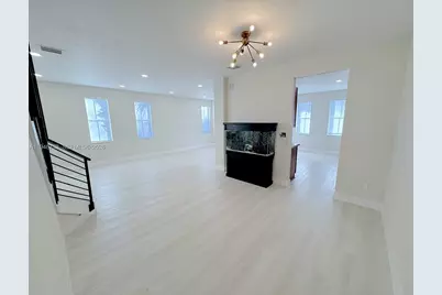 11400 NW 75th Ter, Doral, FL 33178 - Photo 15