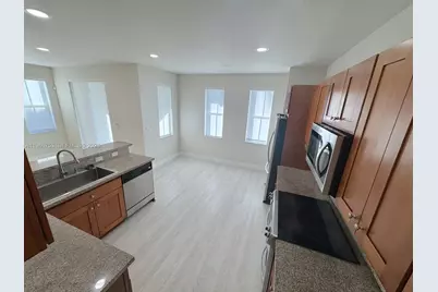 11400 NW 75th Ter, Doral, FL 33178 - Photo 13