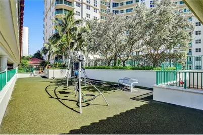 20000 E Country Club Dr #1014, Aventura, FL 33180 - Photo 47