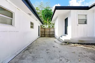 2546 Coolidge St, Hollywood, FL 33020 - Photo 5