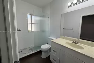 8245 NW 108th Ave, Doral, FL 33178 - Photo 15