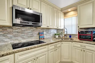 8900 Washington Blvd #PH5, Pembroke Pines, FL 33025 - Photo 15