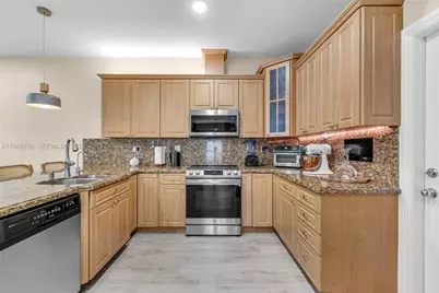 8781 NW 148th Ter, Miami Lakes, FL 33018 - Photo 13