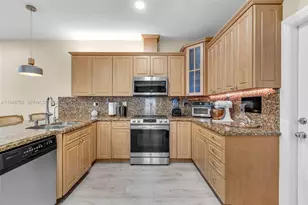 8781 NW 148th Terrace, Miami Lakes, FL 33018 - Photo 13