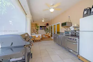 8781 NW 148th Terrace, Miami Lakes, FL 33018 - Photo 5