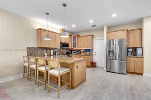 8781 NW 148th Terrace, Miami Lakes, FL 33018 - Photo 11