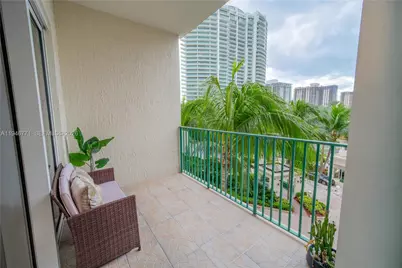 20000 E Country Club Dr #409, Aventura, FL 33180 - Photo 17