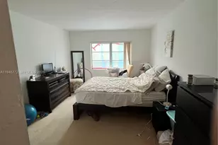 2640 NE 135th St, North Miami, FL 33181 - Photo 3