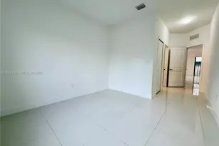 404 SW 91st Ct, Miami, FL 33174 - Photo 15