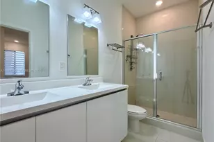 404 SW 91st Ct, Miami, FL 33174 - Photo 11