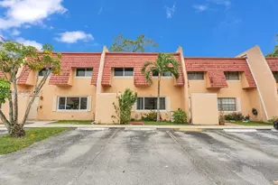 6 Spinning Wheel Ln, Tamarac, FL 33319 - Photo 1