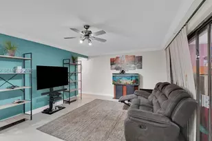 6 Spinning Wheel Ln, Tamarac, FL 33319 - Photo 9