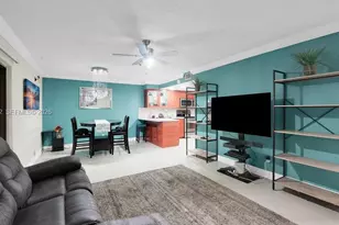 6 Spinning Wheel Ln, Tamarac, FL 33319 - Photo 13