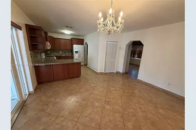 6090 W 5th Ln, Hialeah, FL 33012 - Photo 9
