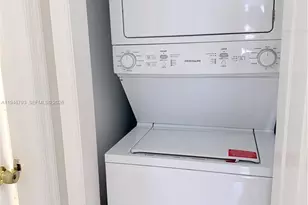 527 W 68th St, Hialeah, FL 33014 - Photo 23