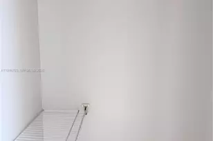 527 W 68th St, Hialeah, FL 33014 - Photo 31