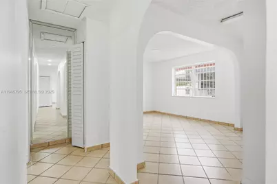 836 W 37th St, Hialeah, FL 33012 - Photo 9
