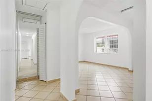 836 W 37th St, Hialeah, FL 33012 - Photo 9