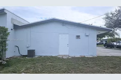 10351 SW 49th St #Main, Miami, FL 33165 - Photo 11