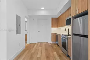 650 SW 1st St, Miami, FL 33130 - Photo 3