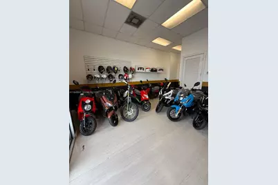 9355 NW South River Dr, Medley, FL 33166 - Photo 9