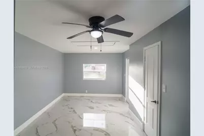 2421 SW 84th Ter, Miramar, FL 33025 - Photo 11