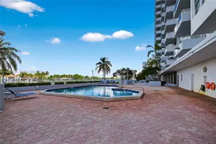 5700 Collins Ave, Miami Beach, FL 33140 - Photo 33