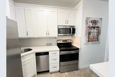 6881 Bay Dr #1, Miami Beach, FL 33141 - Photo 9