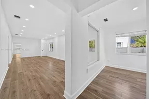 426 SW 26th Rd, Miami, FL 33129 - Photo 11