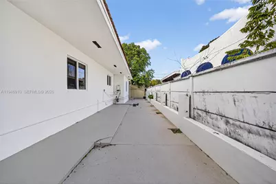 426 SW 26th Rd, Miami, FL 33129 - Photo 45