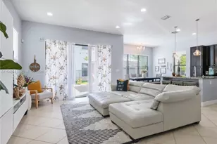 9865 W 34th Ct, Hialeah, FL 33018 - Photo 3