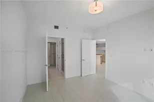 16385 Biscayne Blvd, North Miami Beach, FL 33160 - Photo 5