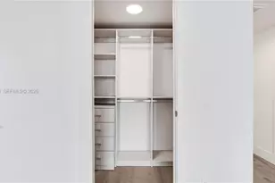 555 NE 34th St, Miami, FL 33137 - Photo 19