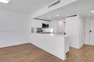 555 NE 34th St, Miami, FL 33137 - Photo 9