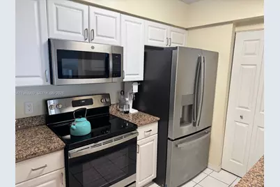 1155 Brickell Bay Dr #1107, Miami, FL 33131 - Photo 5