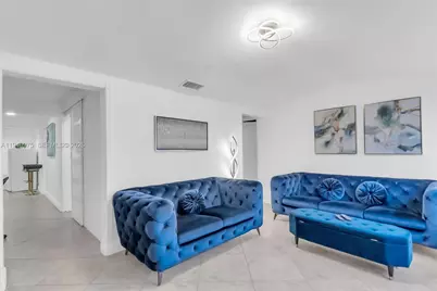 841 E 15th Pl, Hialeah, FL 33010 - Photo 3