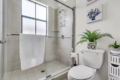 11051 W 33rd Ln #11051, Hialeah, FL 33018 - Photo 17
