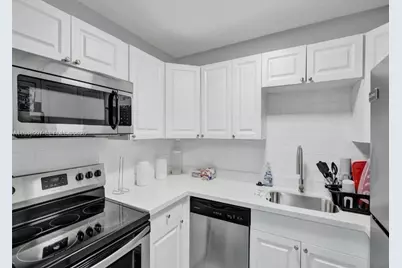 3970 NW 31st Ter, Lauderdale Lakes, FL 33309 - Photo 5