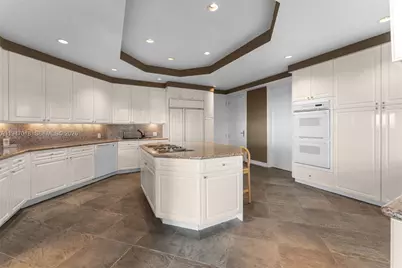 5225 Collins Ave #PH8, Miami Beach, FL 33140 - Photo 11