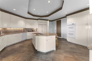 5225 Collins Ave, Miami Beach, FL 33140 - Photo 11